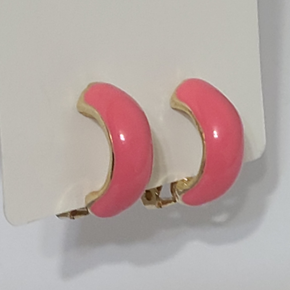 Vintage Mod Gold Tone Puffy Chunky Pink Enamel Half Hoop Drop Clip On Earrings